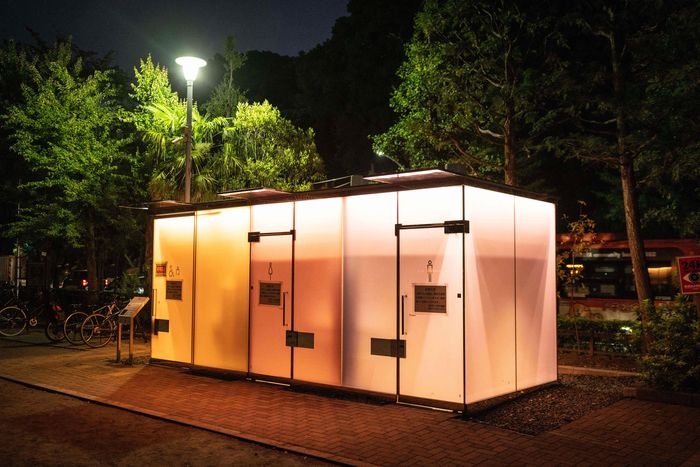 charlotte varley recommends Japan Public Pee