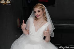 chelsea uhl recommends bride glory hole pic