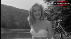 leslie parrish nude