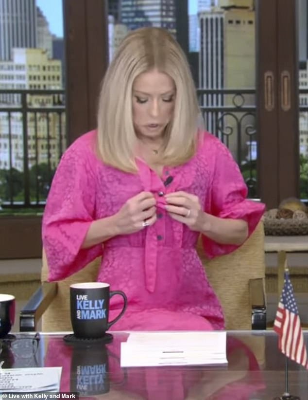 cena na recommends kelly ripa cameltoe pic