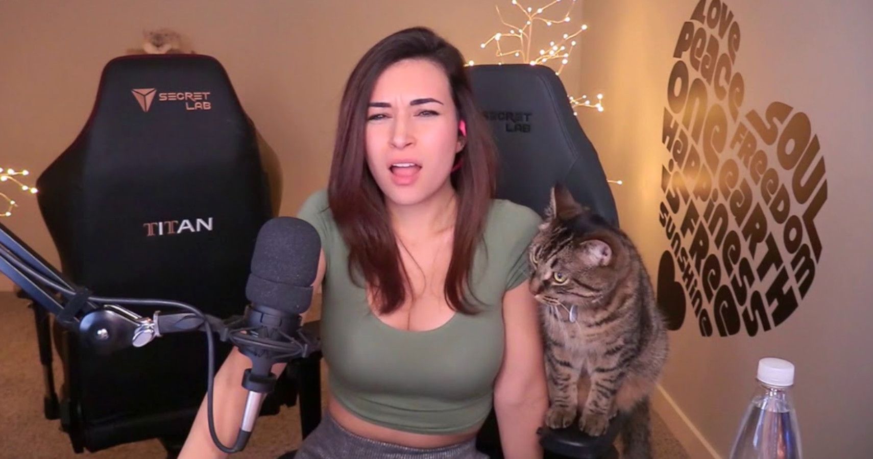 chris orange recommends alinity fucked pic