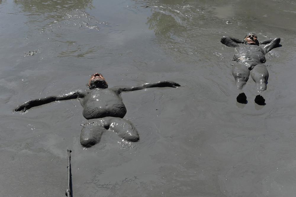 naked mud bath