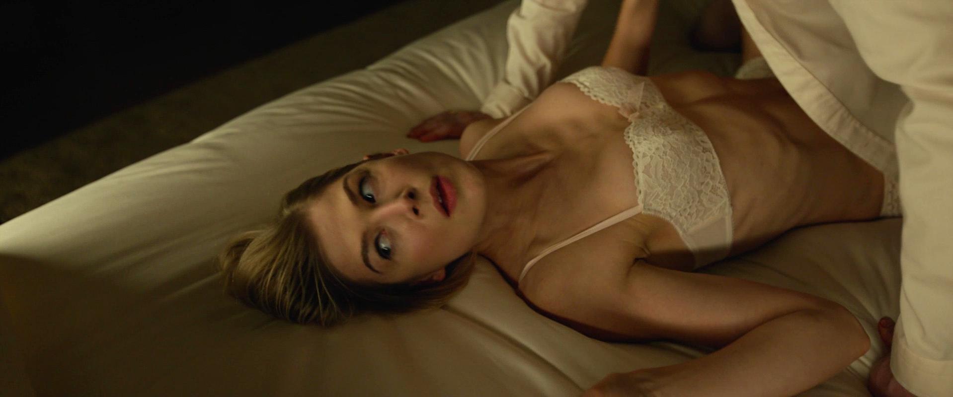 rosamund pike nude pics