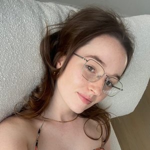 Kaitlyn Dever Nude mr anal