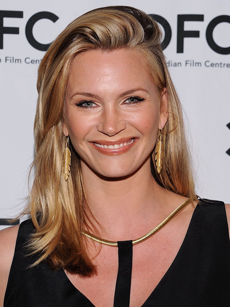 carolyn draeger recommends natasha henstridge widow on the hill pic