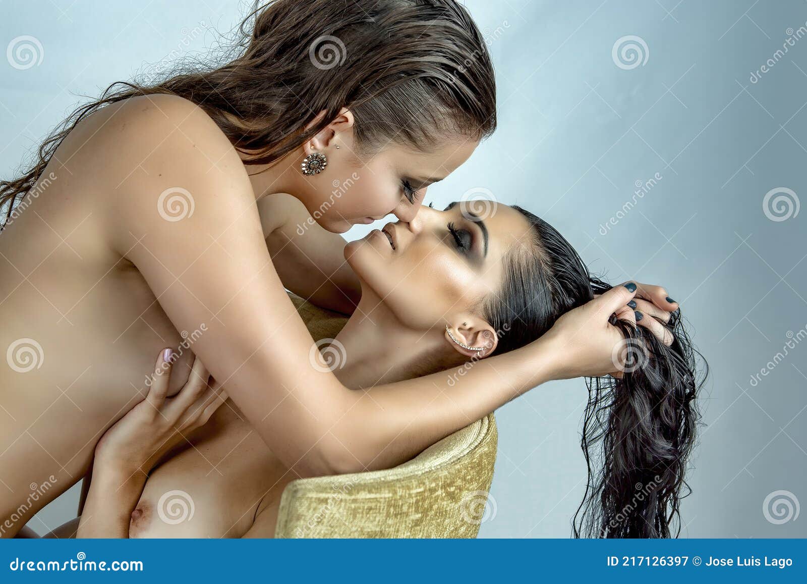 naked lesbian couples