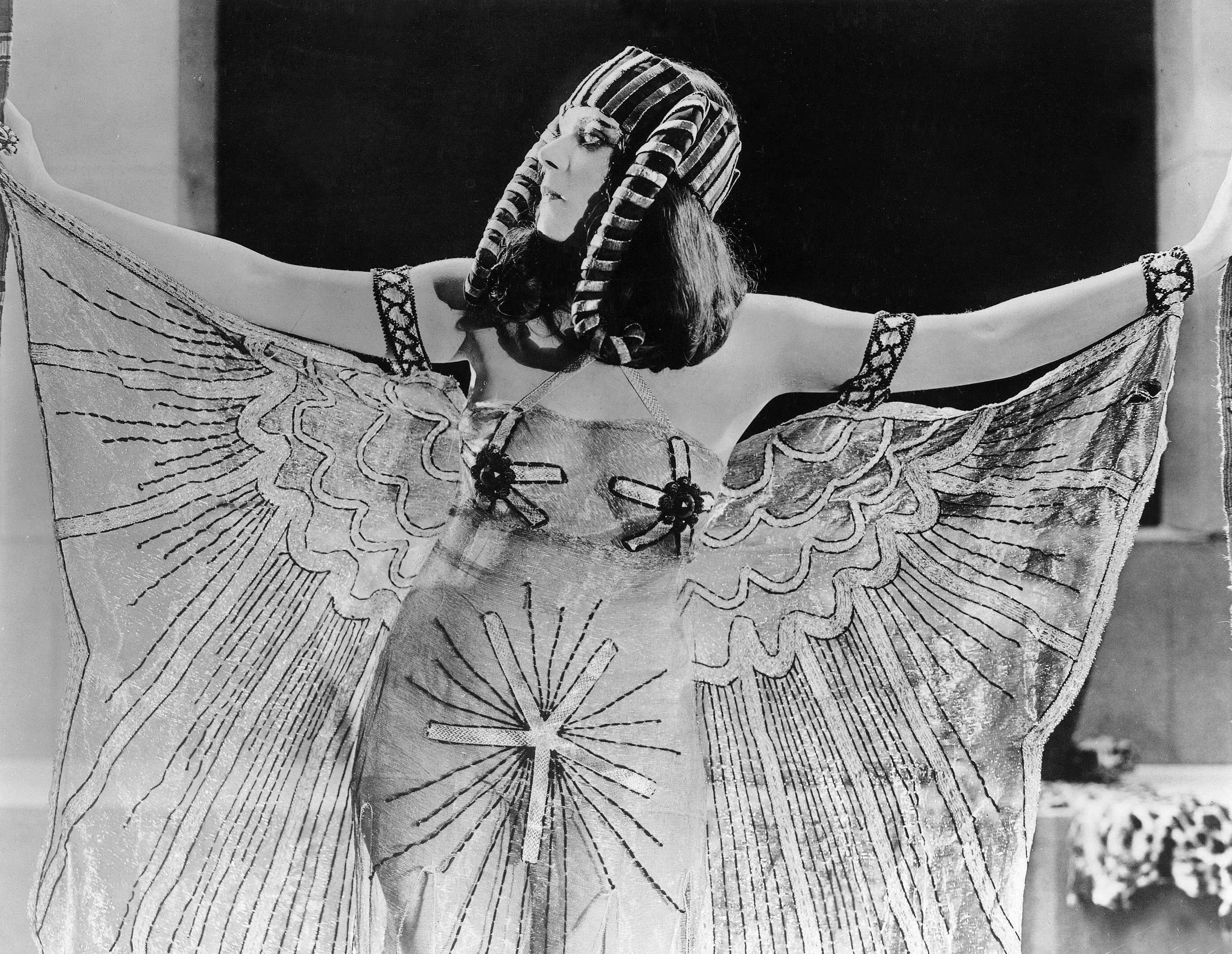 daniel akana recommends Theda Bara Nude