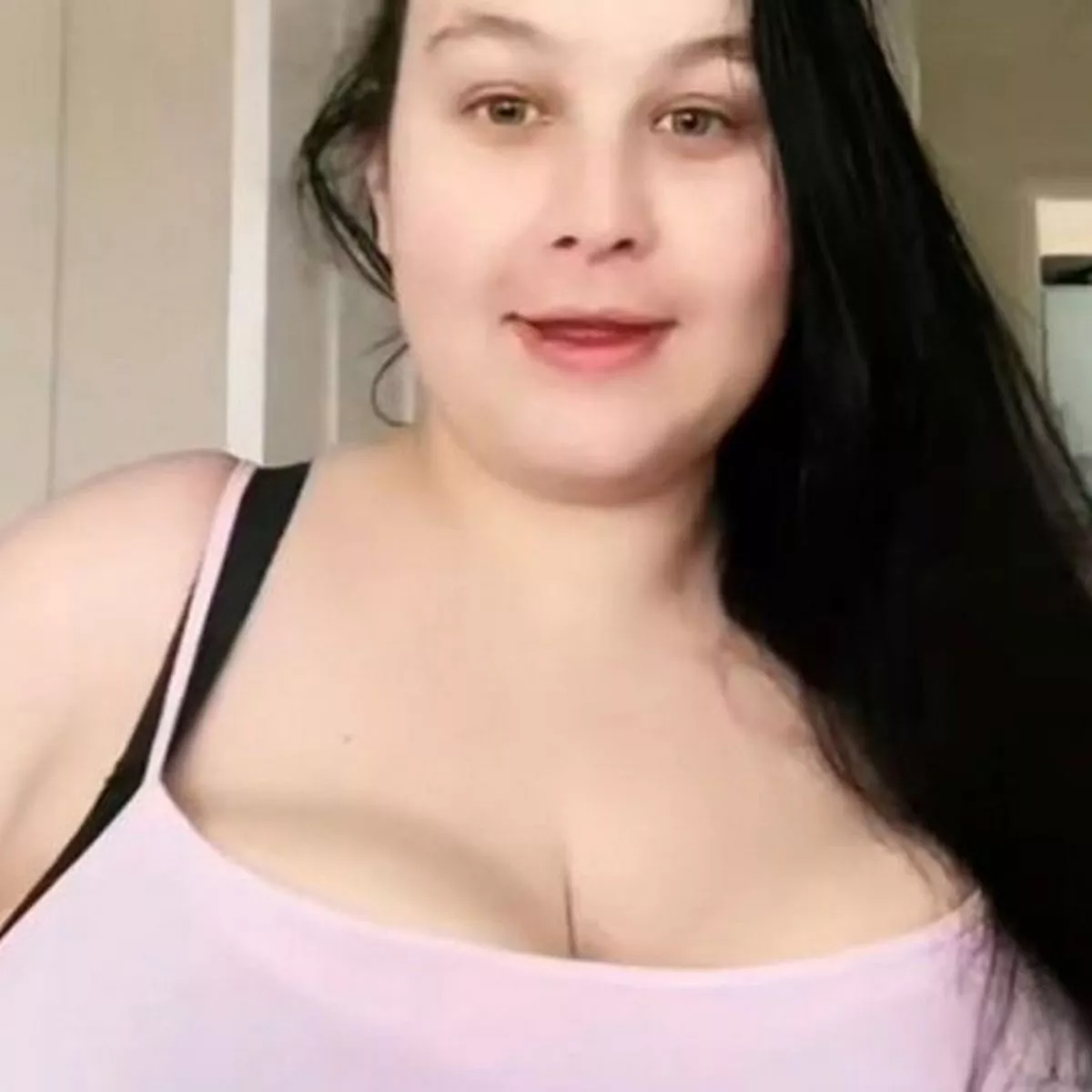 agnes kopec recommends Huge Tits Selfie