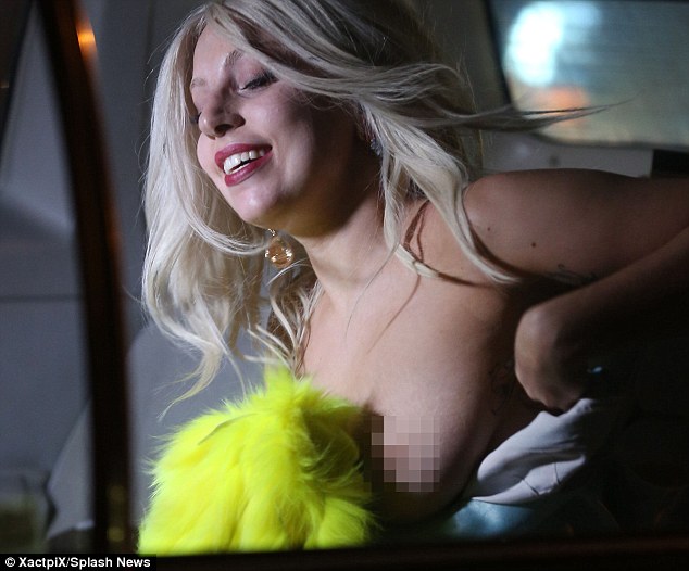 lady gaga nude tits