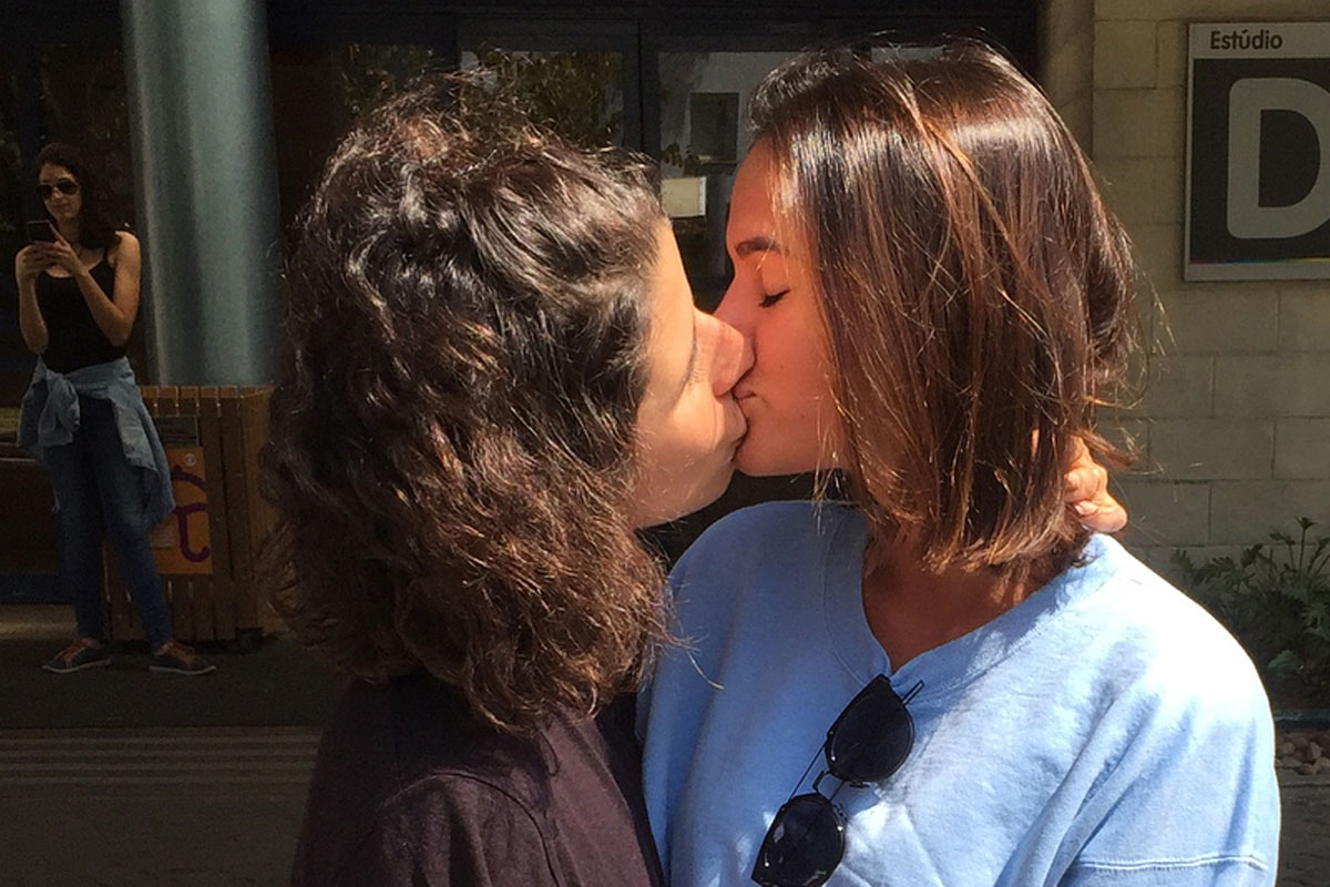 andrew kahan recommends bruna marquezine lesbian pic