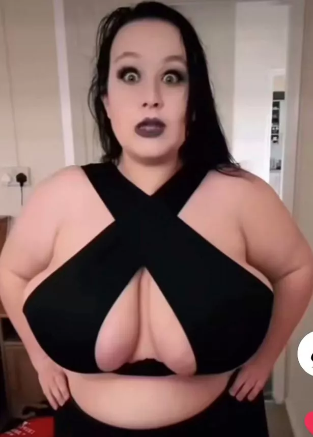 angela boomer recommends huge gilf boobs pic