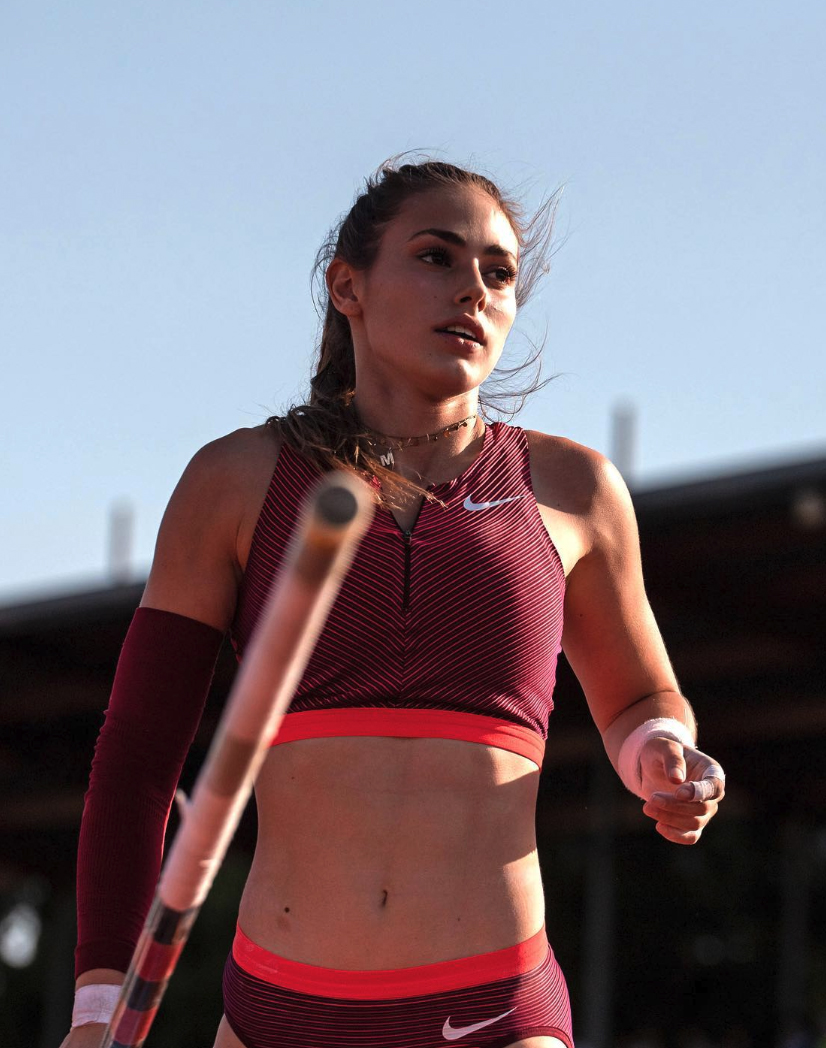 sexy pole vaulter