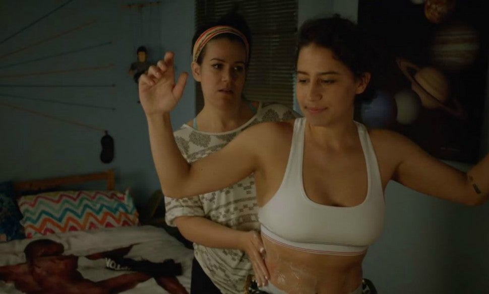 Ilana Glazer Bikini solo sex