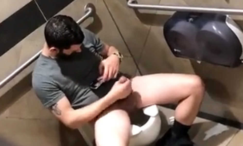 men jerking off in public