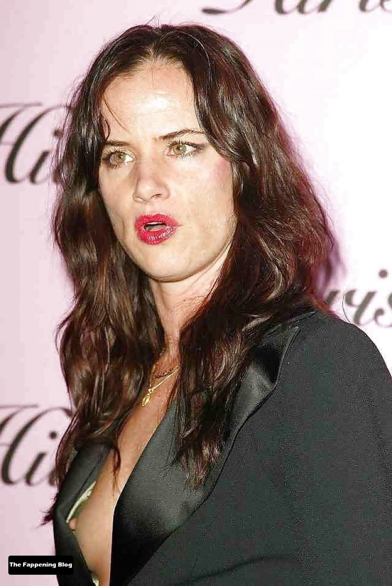 Juliette Lewis Nude easy fucked