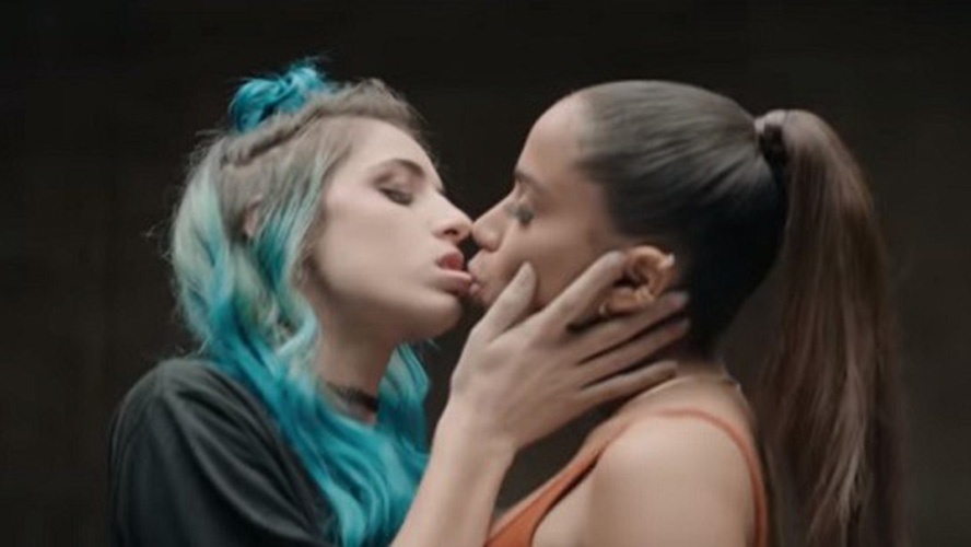 annie amparo recommends anitta bisexual pic