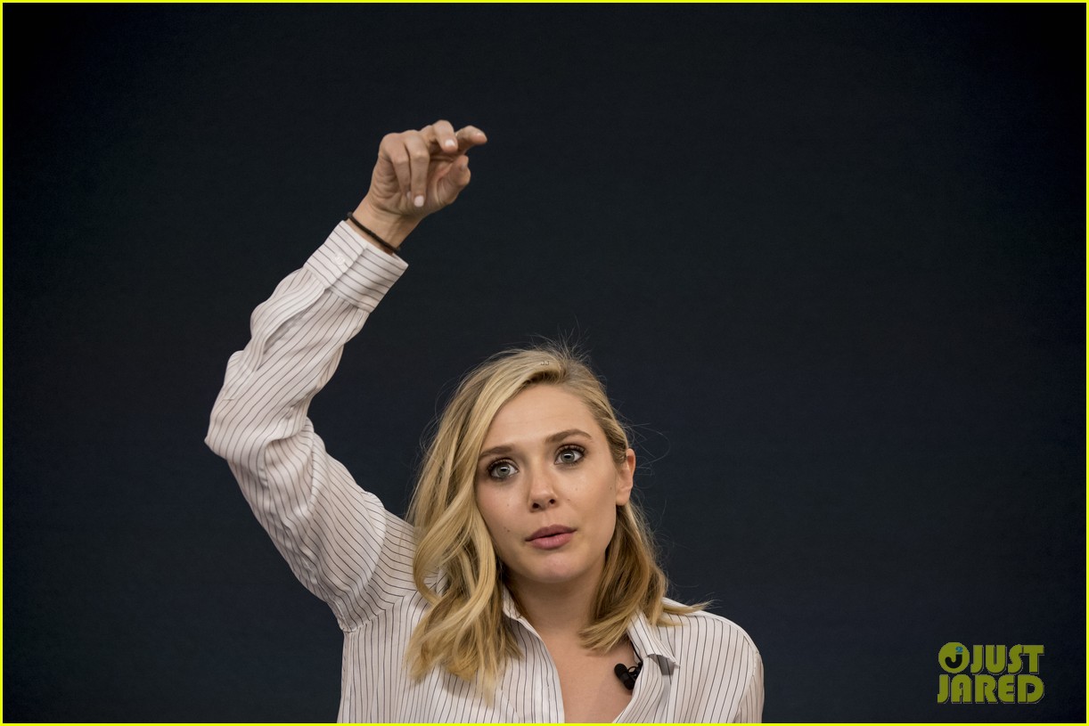 elizabeth olsen armpit