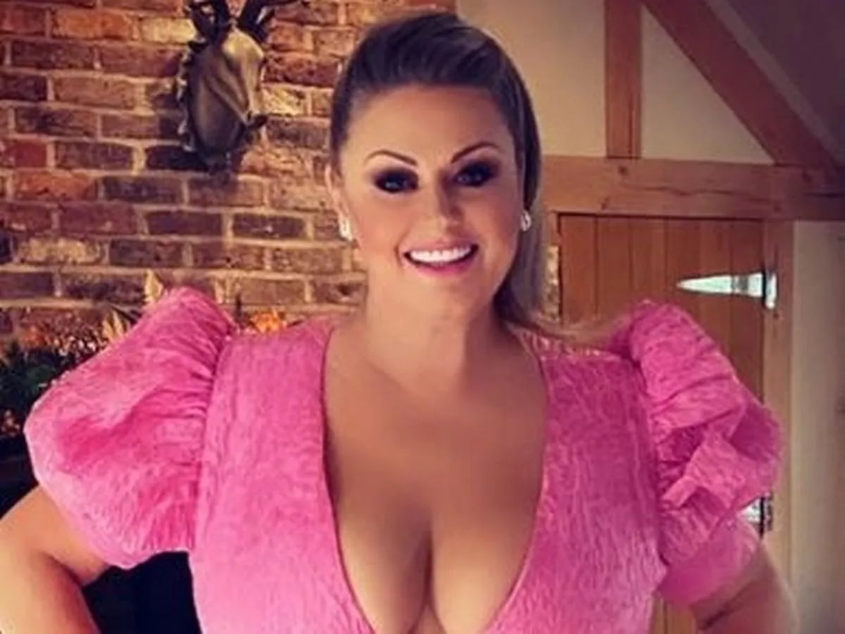 housewife huge tits