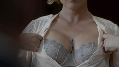 donna routledge recommends kathleen robertson tits pic