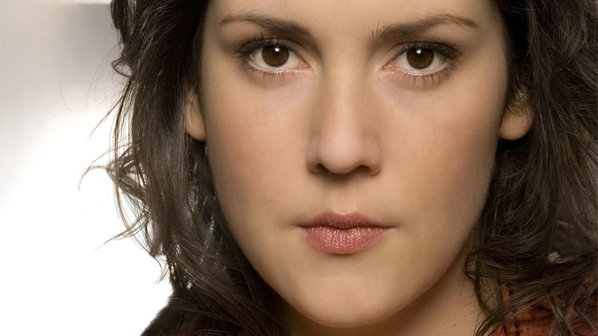 derek gormley recommends Melanie Lynskey Breasts