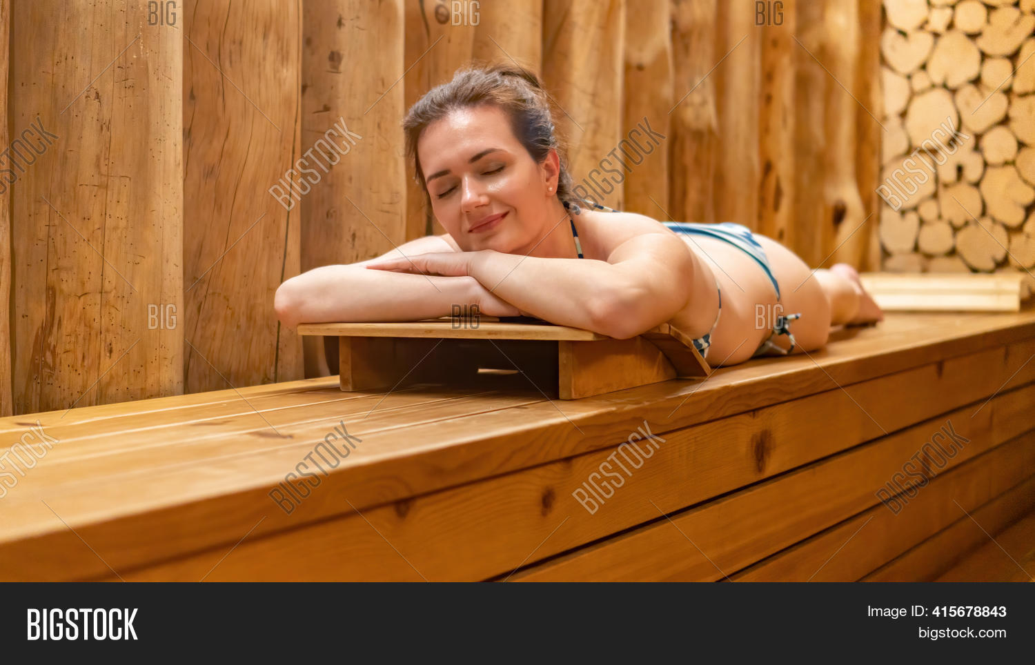 auston hudson add photo naked women in sauna