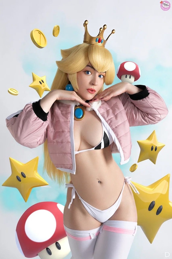 chris houlahan share nsfw cosplay photos