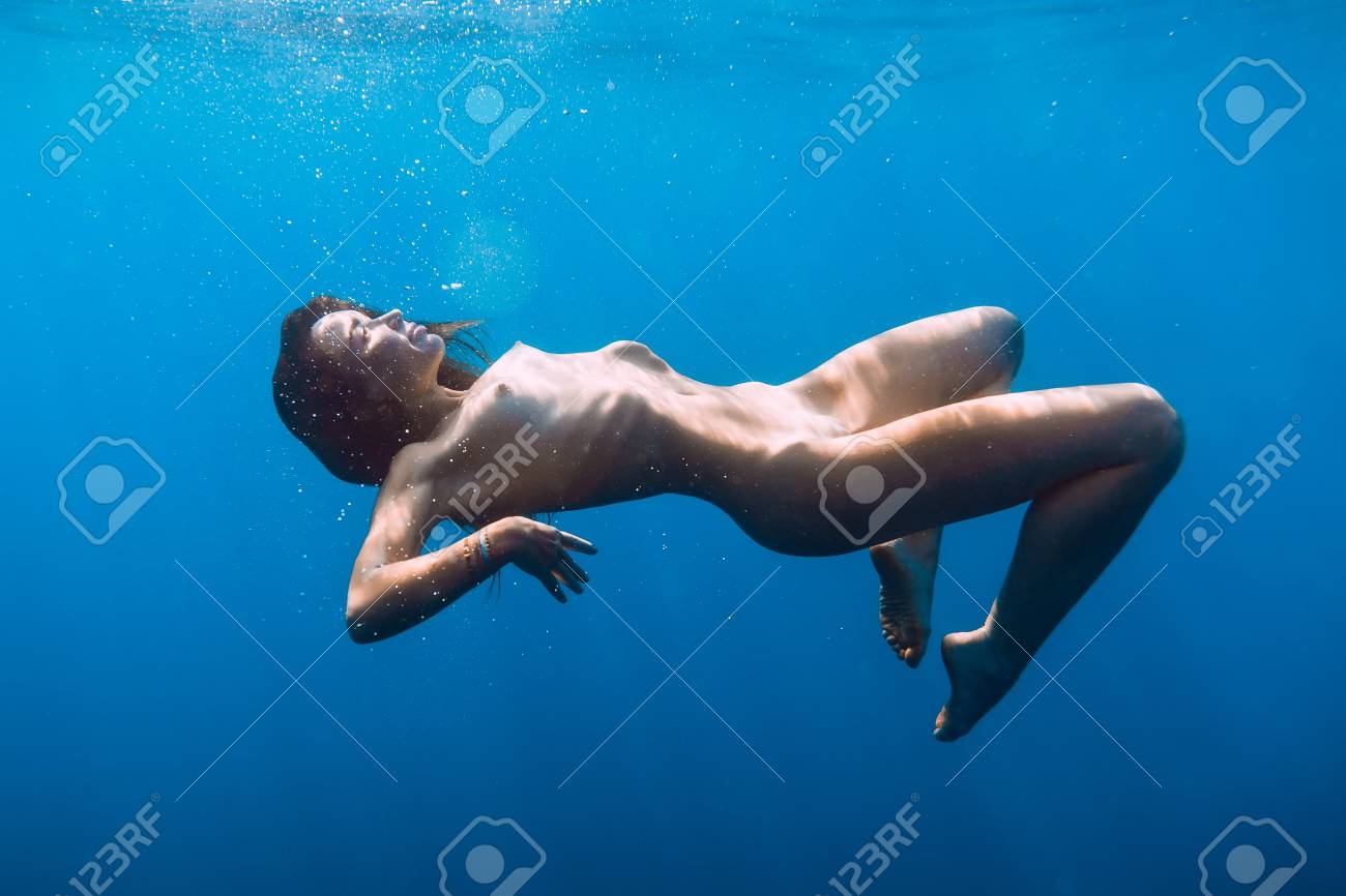 debra parker recommends Nude Women Underwater