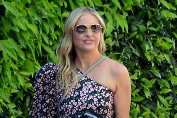 ayus fairus recommends Sarah Michelle Gellar Toples